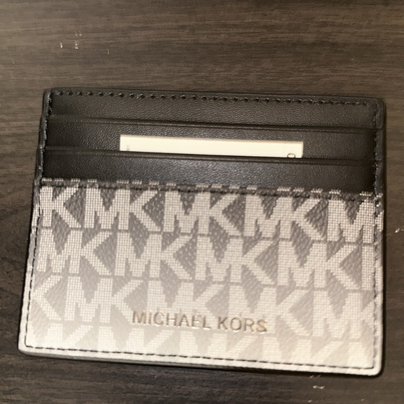 NWT MICHAEL KORS Cooper Ombré Logo Tall Card Case - Picture 3 of 4